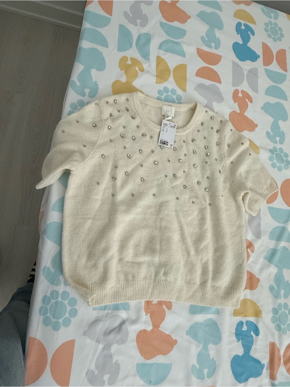 H&M Cream Short-Sleeve Sweater with Pearl Studs